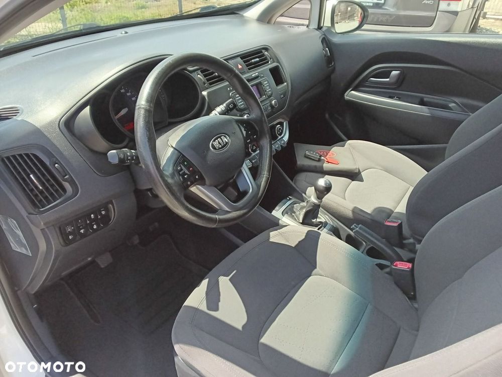 Kia Rio 1.2 Dream Team Edition - 9