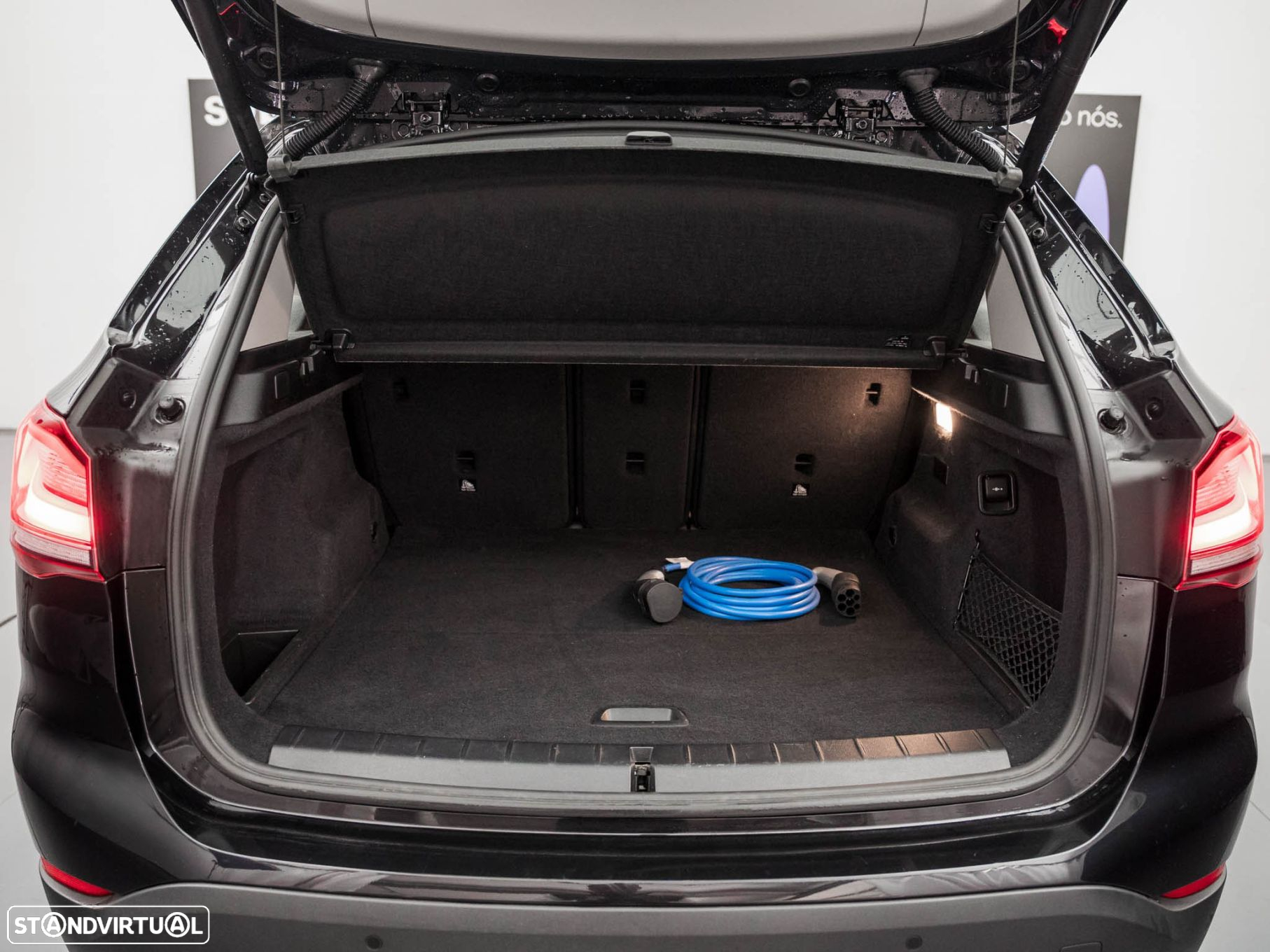 BMW X1 25 e xDrive Corporate Edition - 11