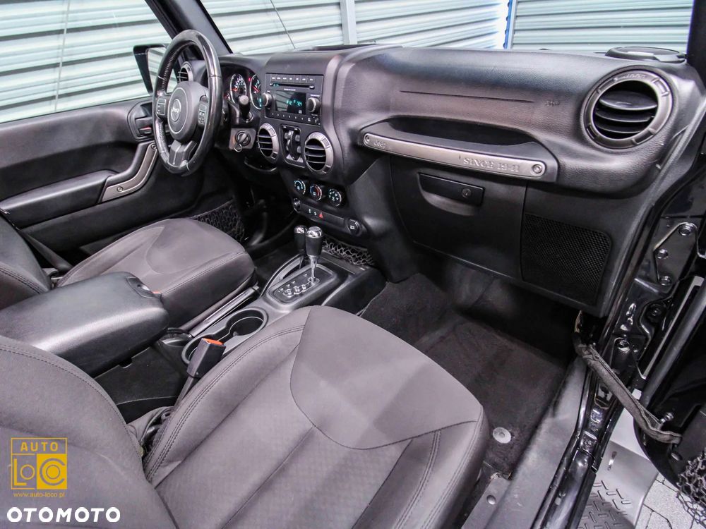 Jeep Wrangler 3.6 Unlim Night Eagle - 10