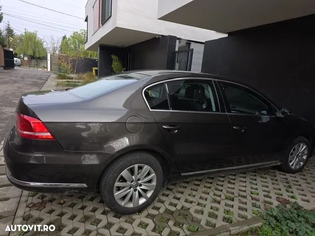 Volkswagen Passat - 2