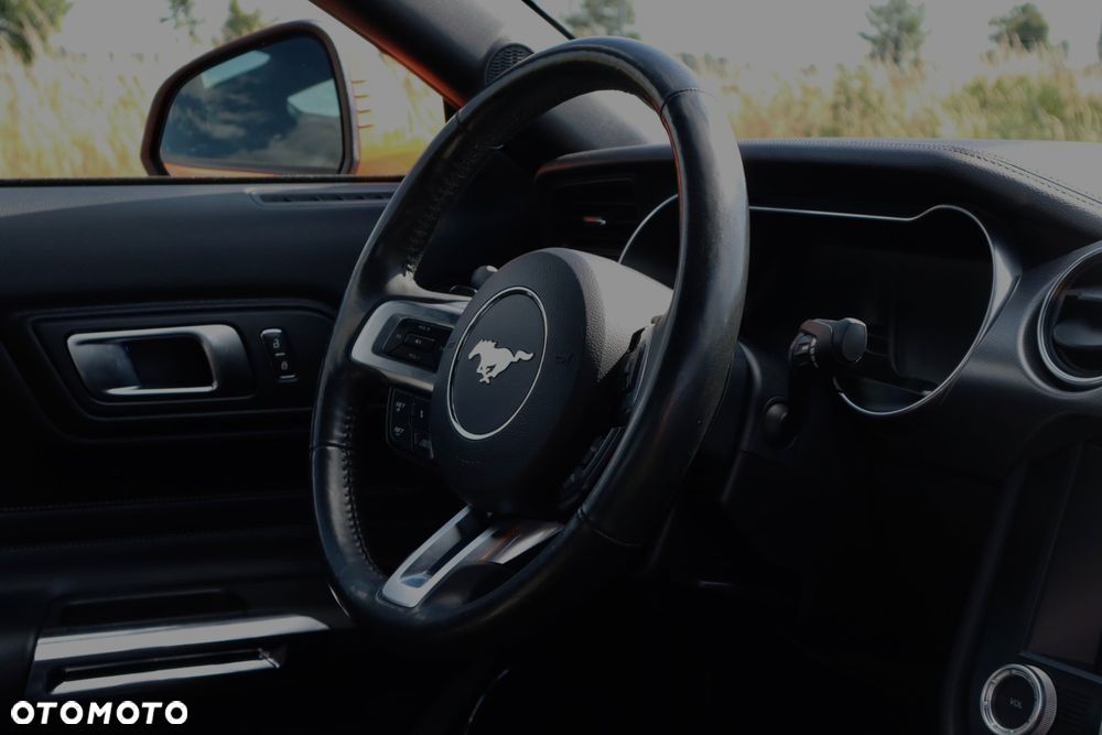 Ford Mustang - 8