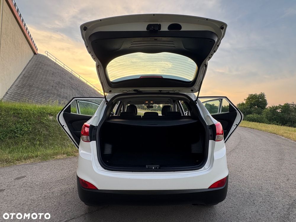 Hyundai ix35 1.6 2WD Fifa World Cup Edition - 17