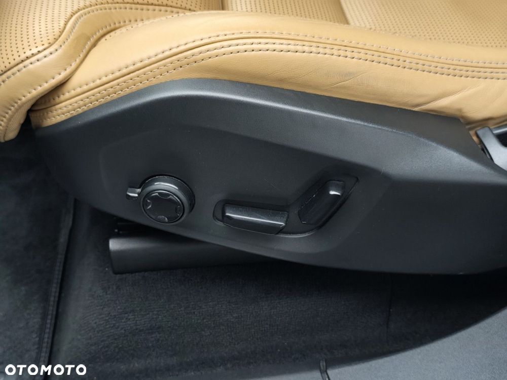 Volvo XC 90 - 20
