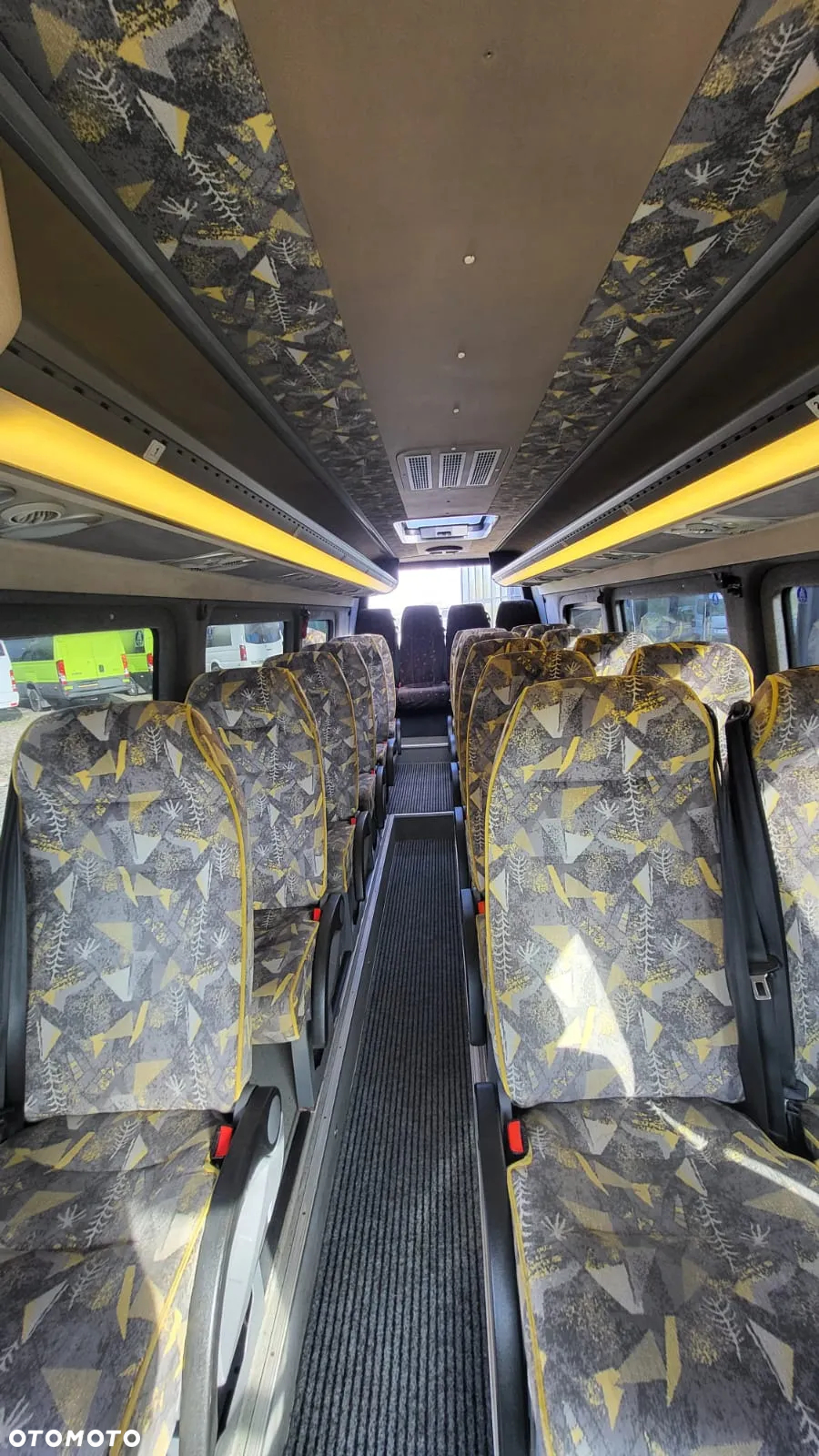 Volkswagen Crafter - 24 miejsca - 8
