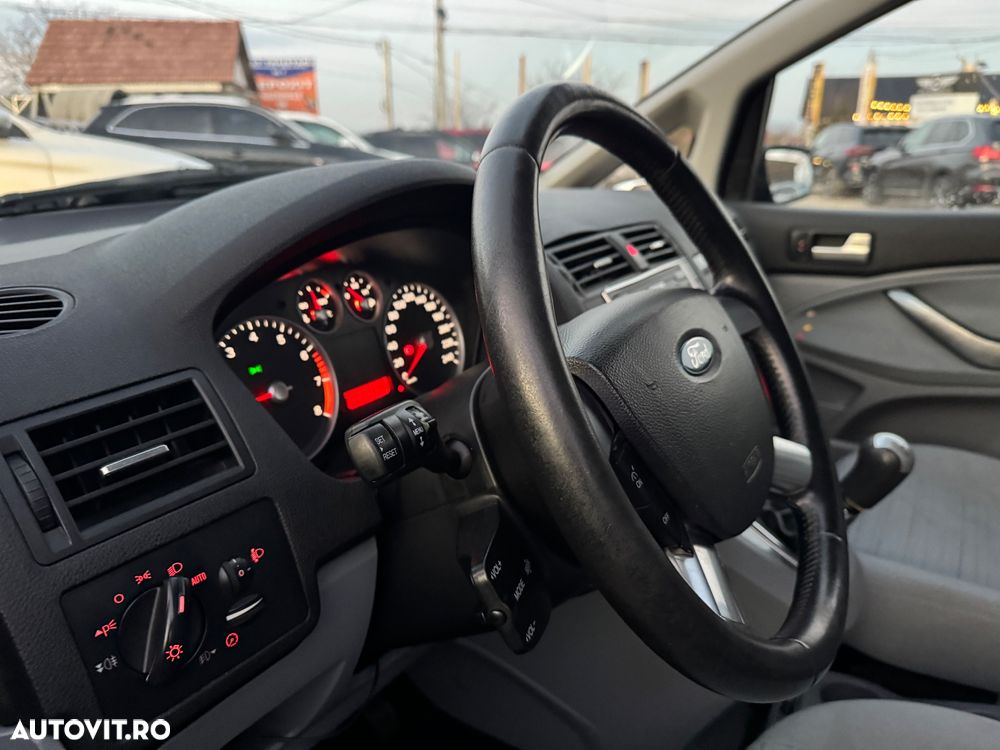 Ford C-Max 1.8 Ghia - 8