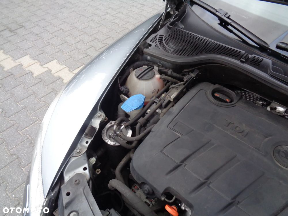Skoda Octavia 2.0 TDI CR DPF RS - 28