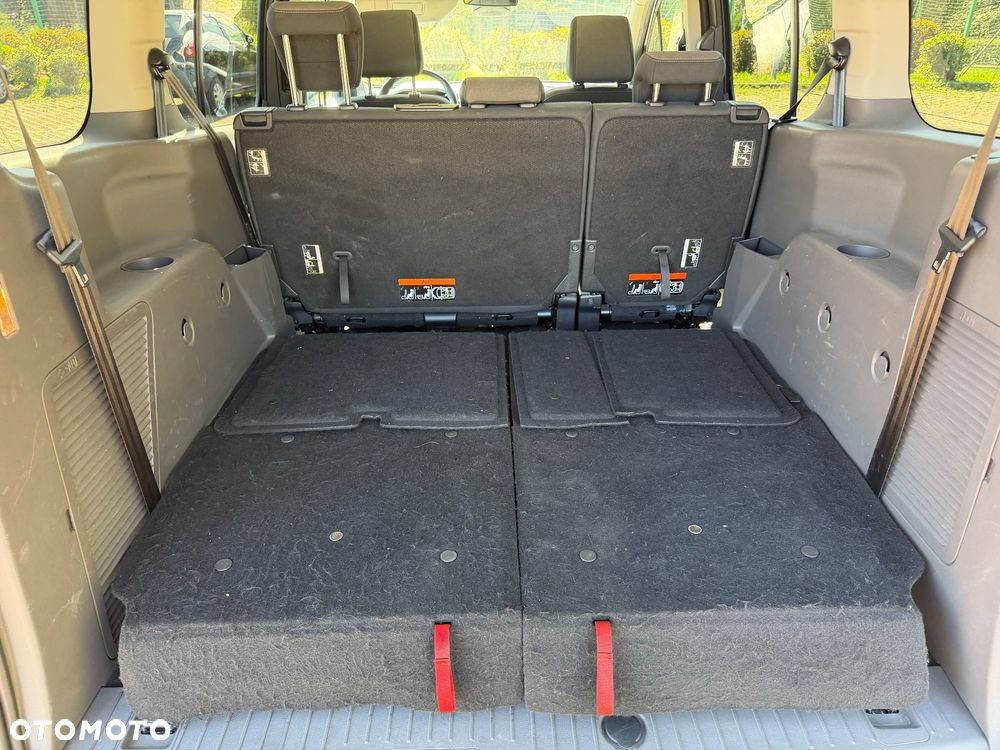 Ford Tourneo Connect Grand - 11