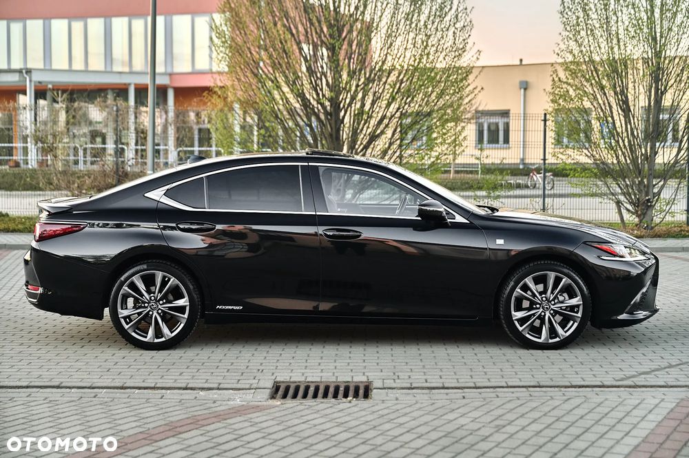 Lexus ES 300h F Sport - 14