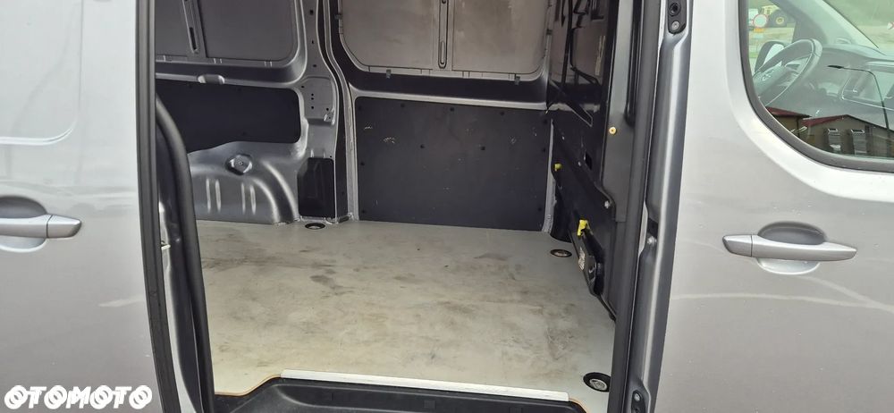 Opel Vivaro - 8