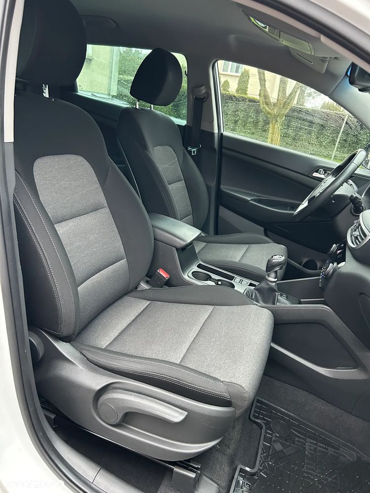 Hyundai Tucson 1.6 GDI BlueDrive Style 2WD - 16