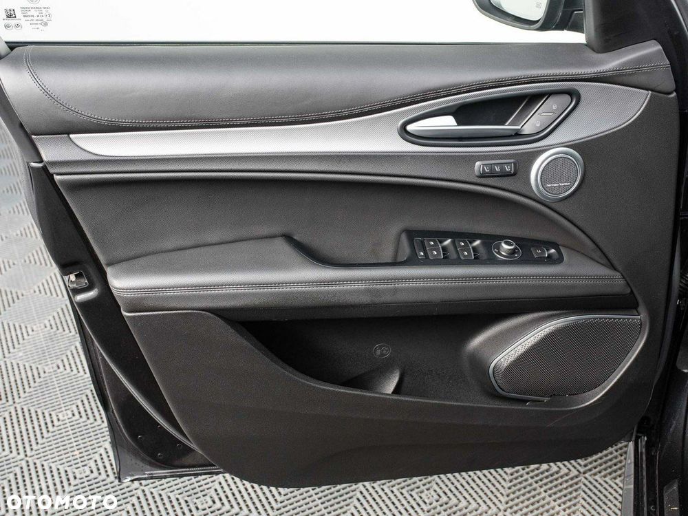 Alfa Romeo Stelvio 2.0 Turbo Executive Q4 - 11