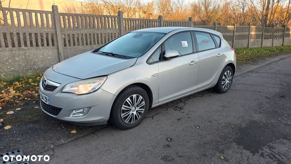 Opel Astra IV 1.7 CDTI Cosmo - 4