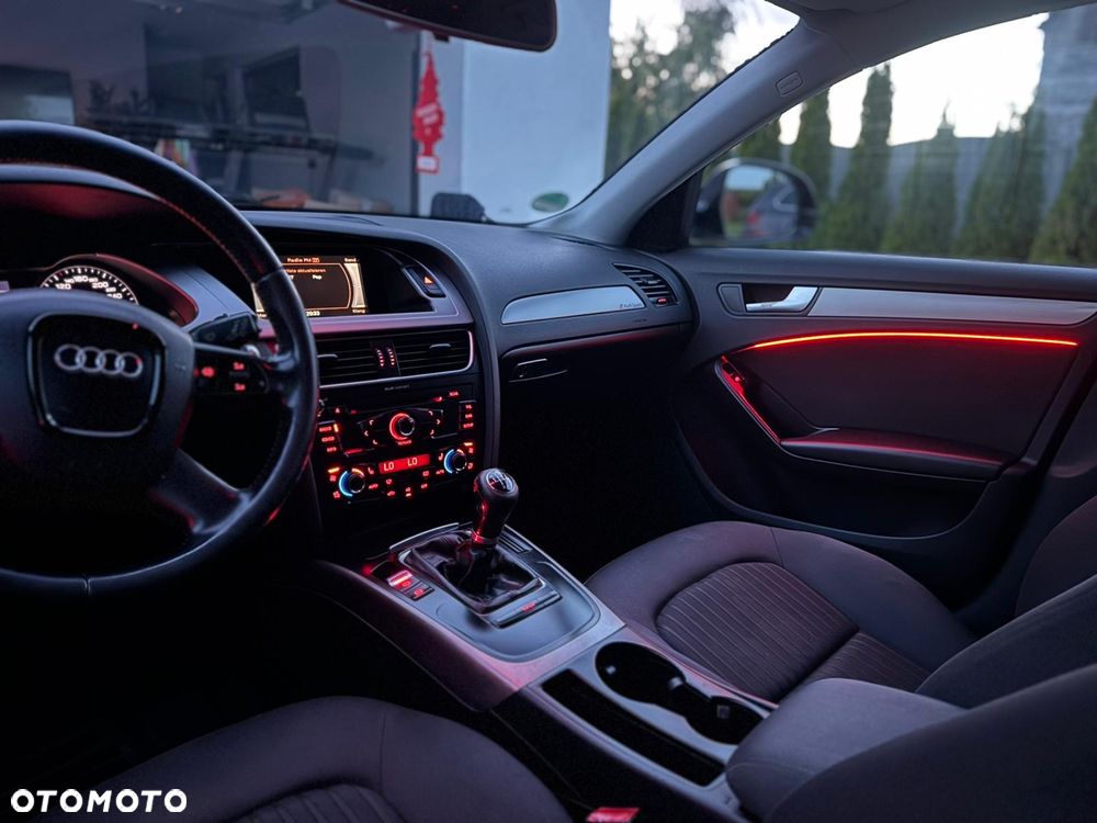 Audi A4 Avant 1.8 TFSI Ambiente - 24