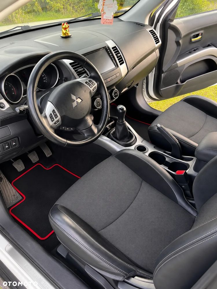 Mitsubishi Outlander 2010 photo 5