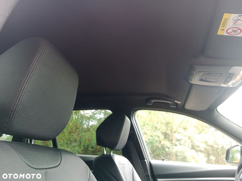 BMW Seria 3 318d Sport Line - 11