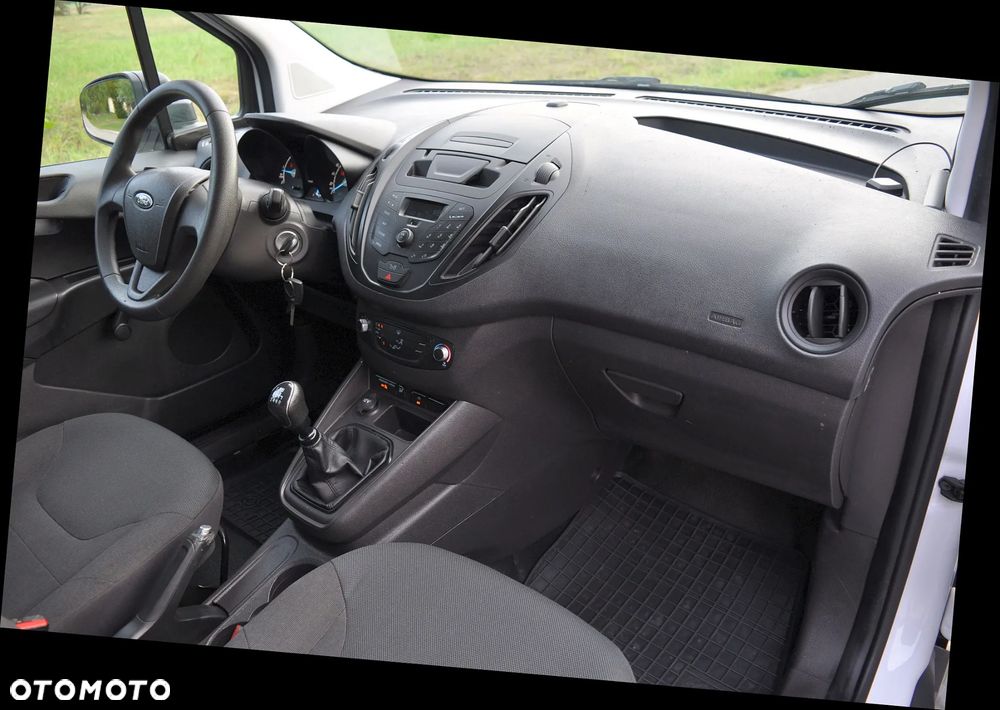 Ford Transit Courier - 28