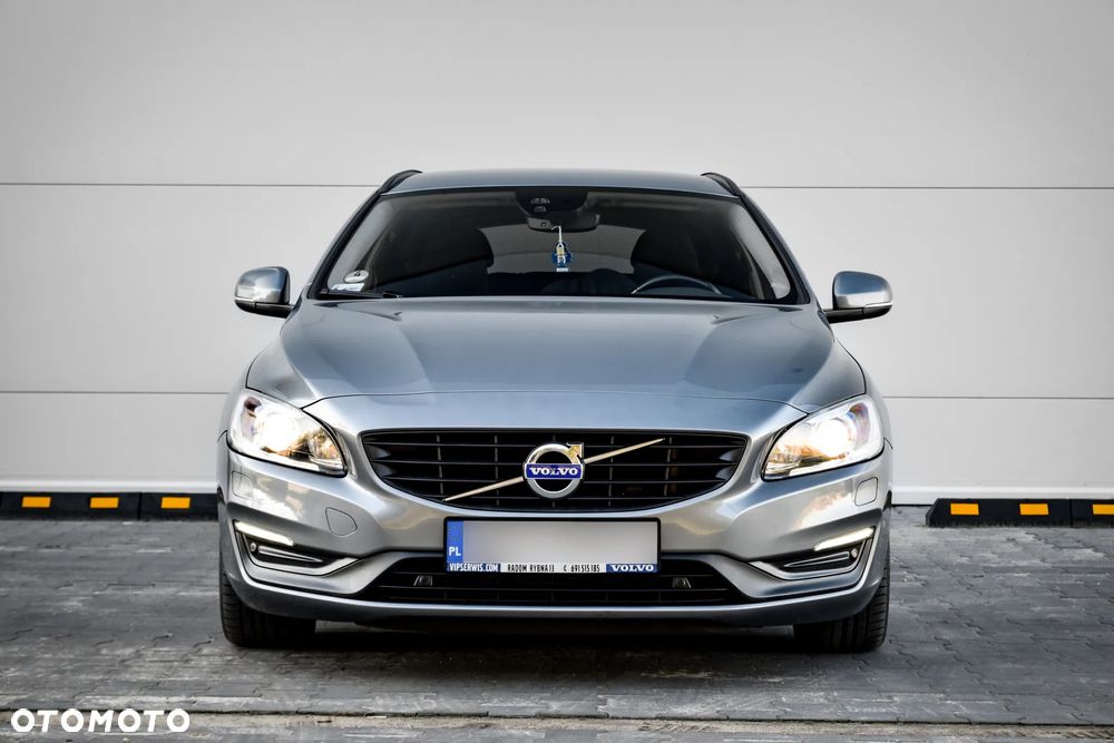 Volvo V60 D3 Drive-E Momentum - 19