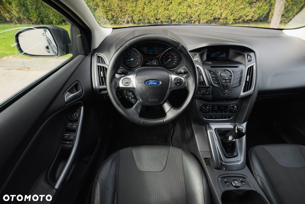 Ford Focus 1.6 EcoBoost Titanium - 11