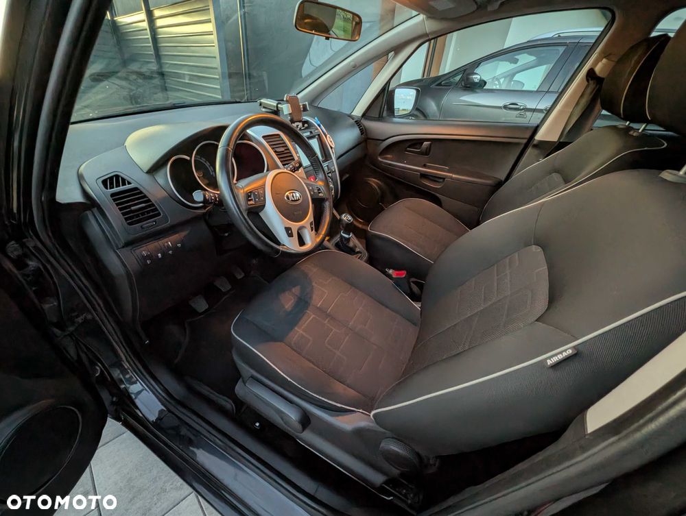 Kia Venga - 6