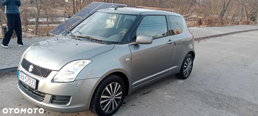 Suzuki Swift - 1