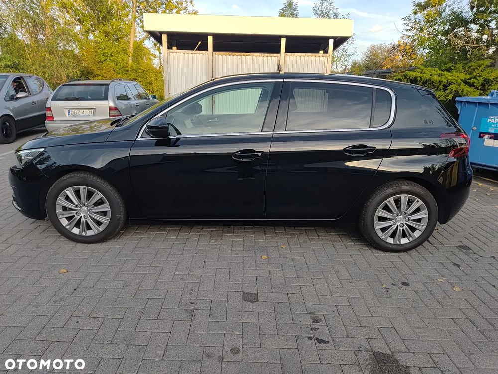 Peugeot 308 - 8
