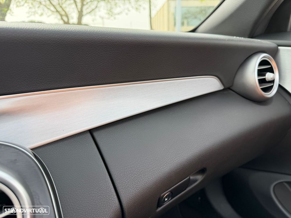 Mercedes-Benz C 200 Cabrio 4Matic 9G-Tronic AMG Line - 27