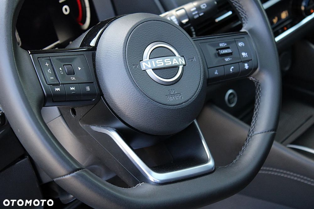 Nissan Qashqai 1.3 DIG-T N-Connecta - 25