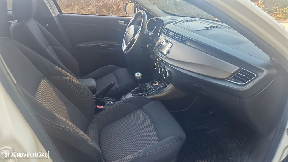 Alfa Romeo Giulietta 1.6 JTDM 16V B-Tech - 14