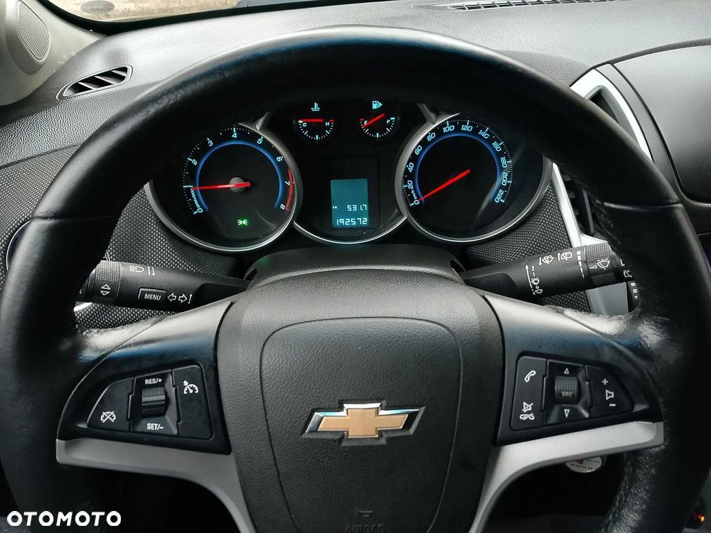 Chevrolet Cruze 1.8 LT+ - 8