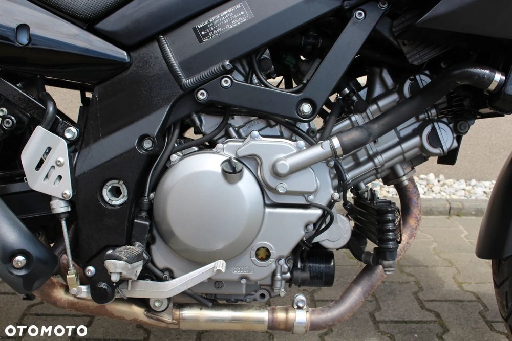 Suzuki V-STROM - 4