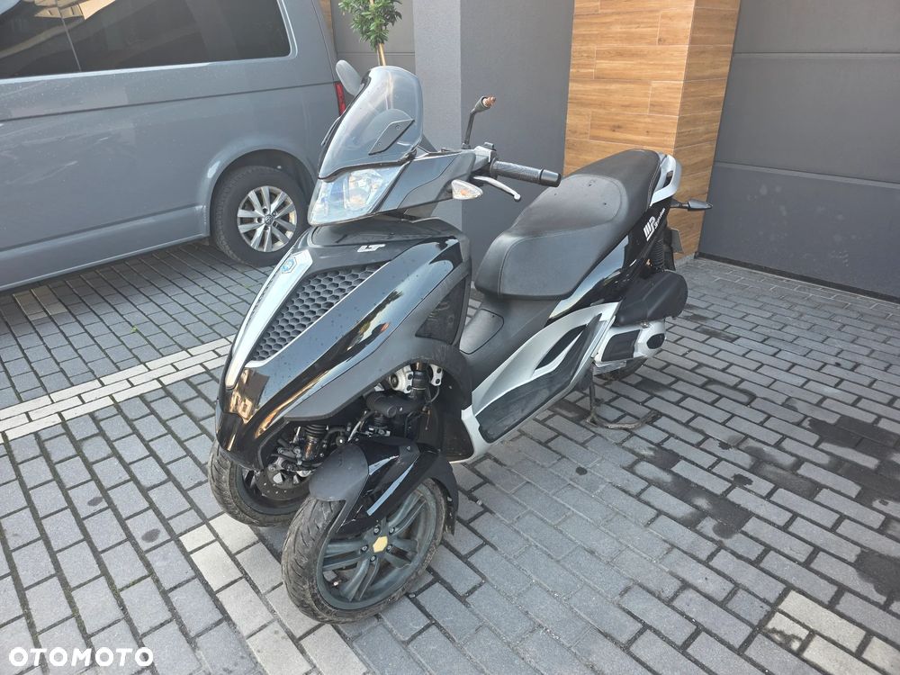 Piaggio MP-3 - 1