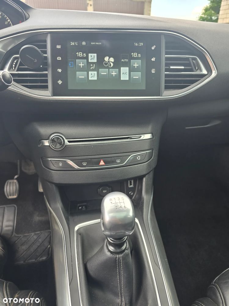 Peugeot 308 1.2 PureTech Style S&S - 13