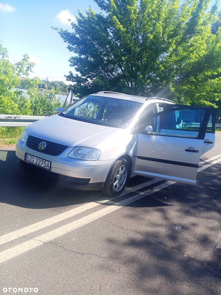 Volkswagen Touran - 2