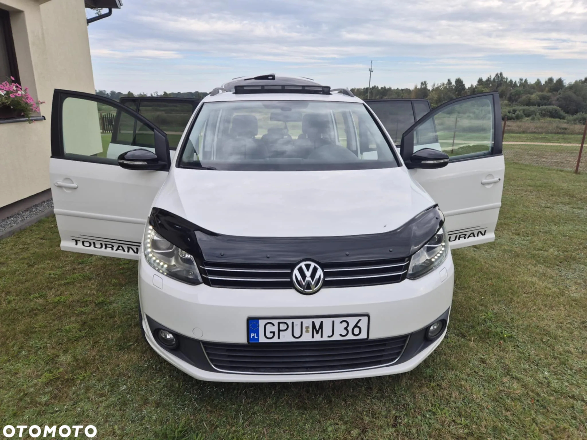 Volkswagen Touran 2.0 TDI DPF MATCH - 5