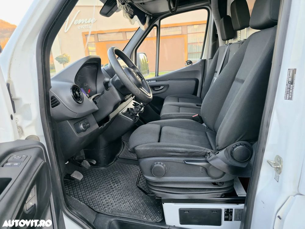 Mercedes-Benz Sprinter - 11