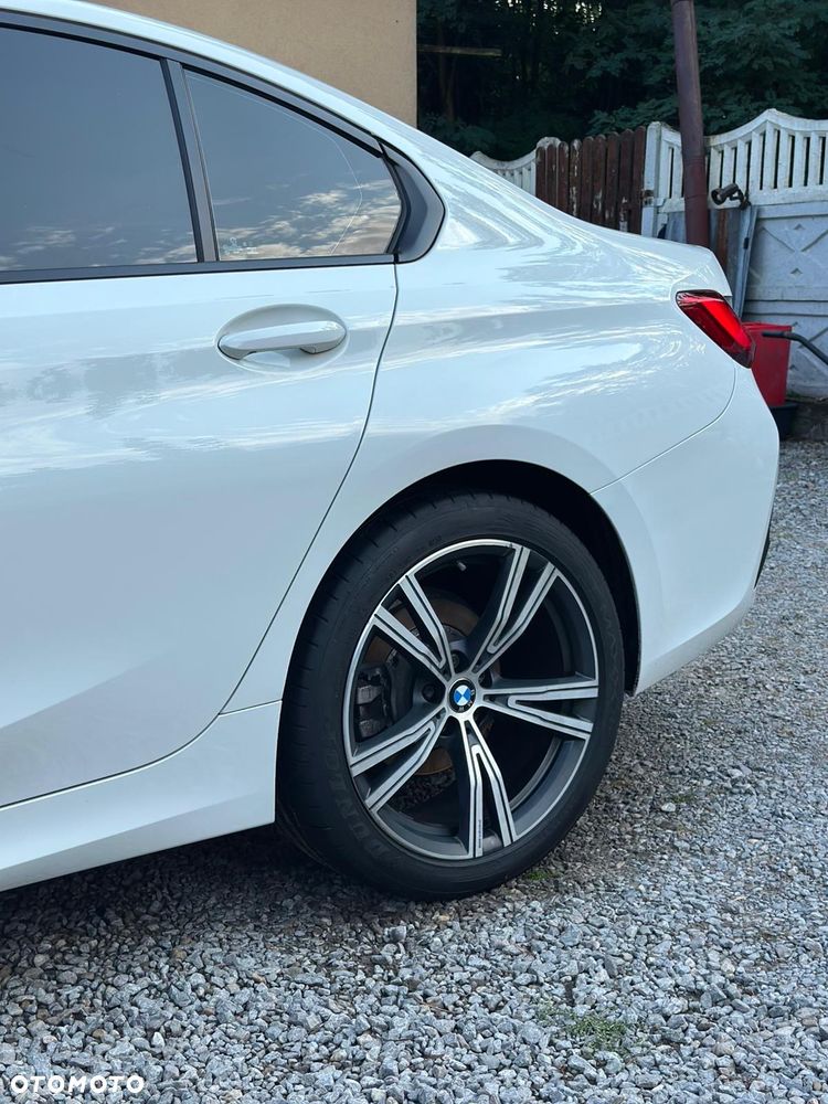 BMW Seria 3 320d Sport - 9
