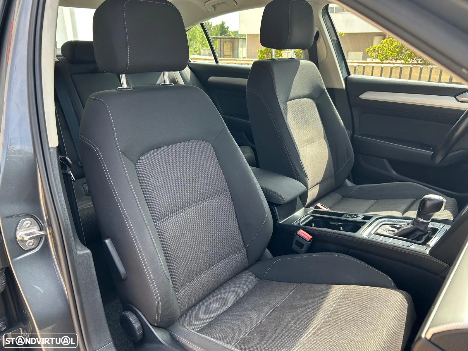 VW Passat 1.6 TDI Confortline DSG - 7