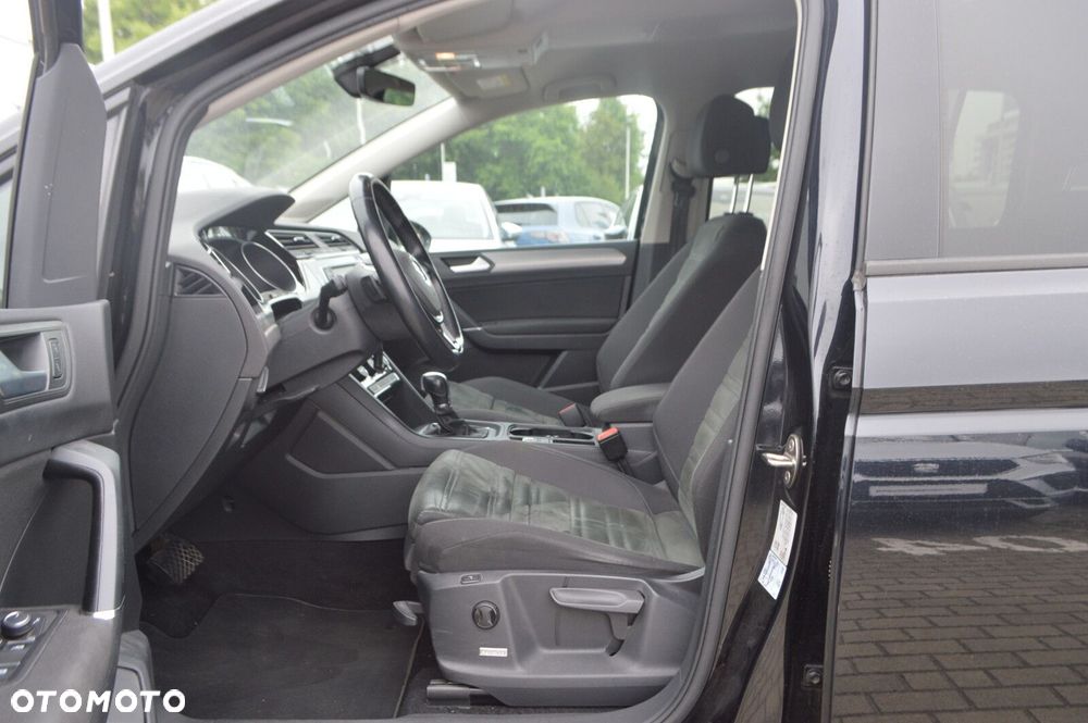 Volkswagen Touran - 8