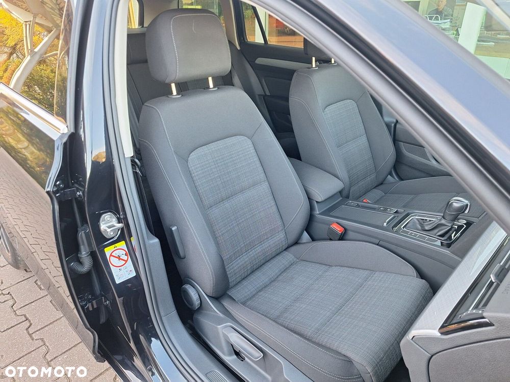 Volkswagen Passat - 16