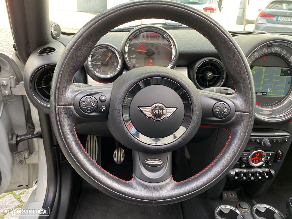 MINI Cabrio John Cooper Works - 22