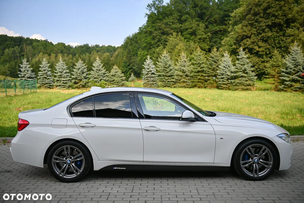 BMW Seria 3 320d M Sport - 8