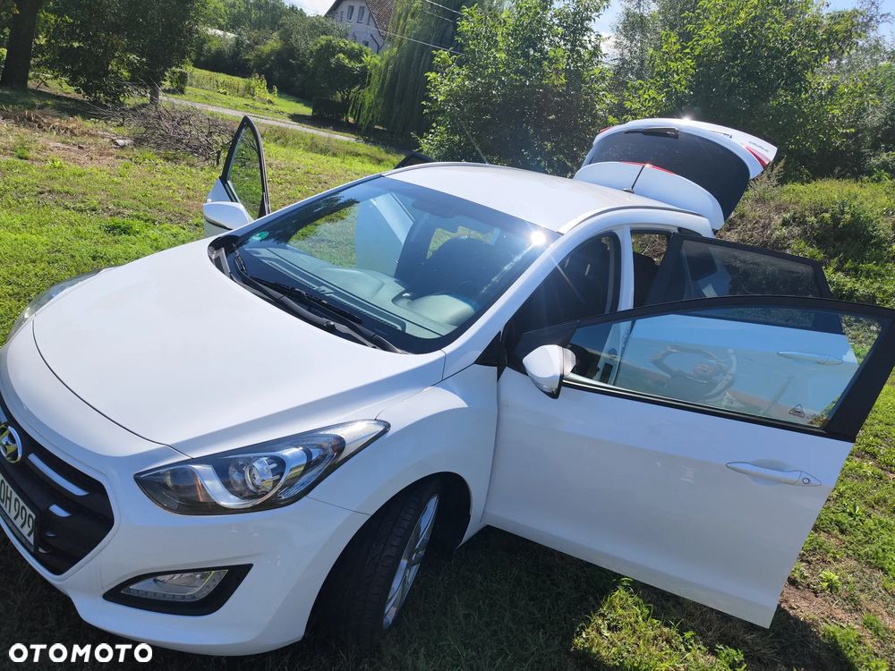 Hyundai i30 1.6 CRDi Fifa World Cup Edition - 21