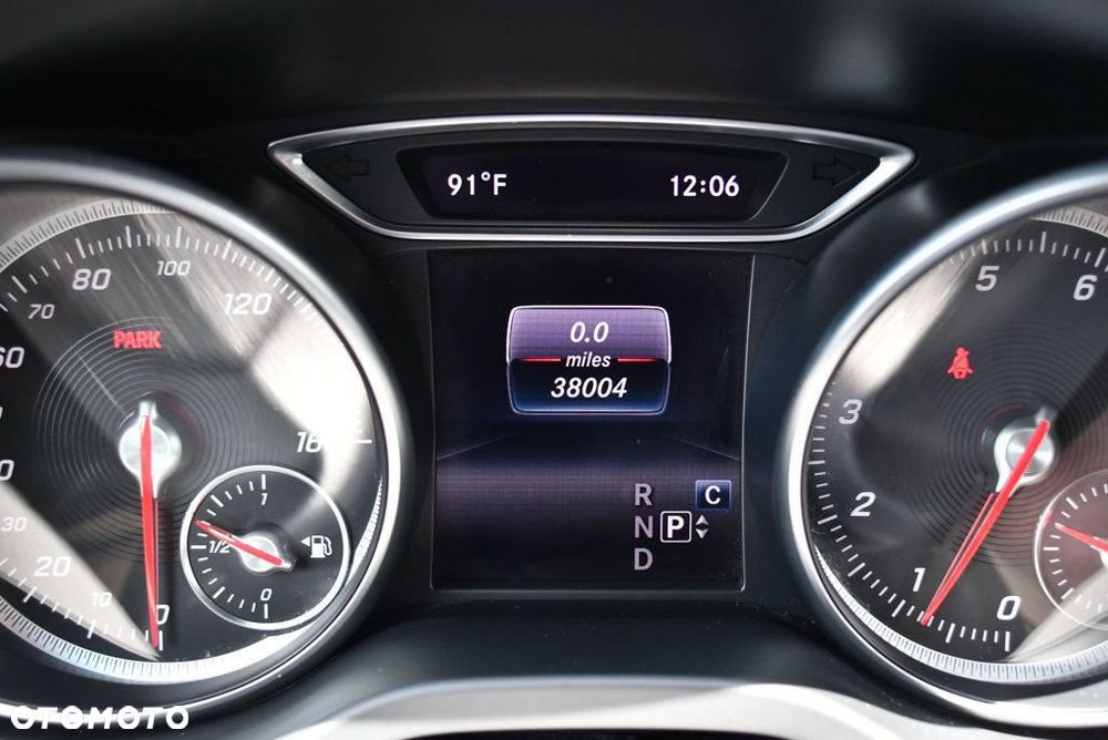 Mercedes-Benz GLA 250 4Matic 7G-DCT AMG Line - 15