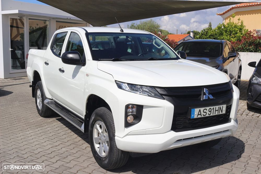 Mitsubishi L200 2.3 DI-D Space Cab Invite Strakar Look 4WD - 3