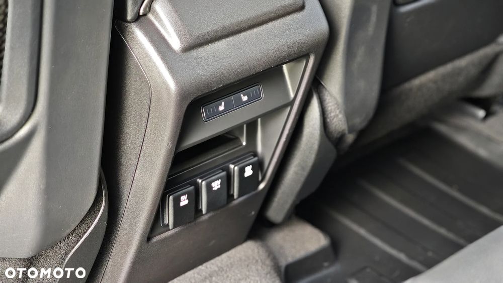 Land Rover Discovery Sport - 25