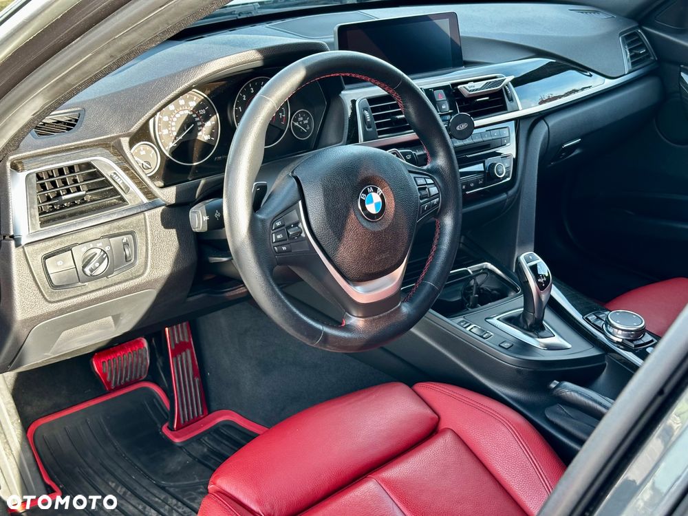 BMW Seria 3 330i xDrive Sport Line - 15