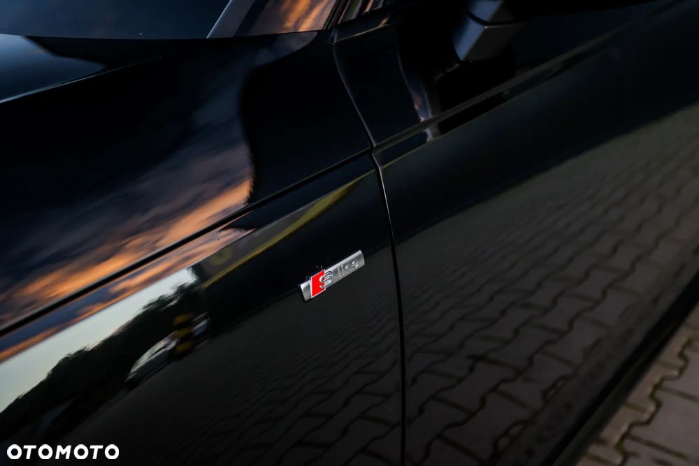 Audi A4 Avant 40 TDI S Line S tronic - 4