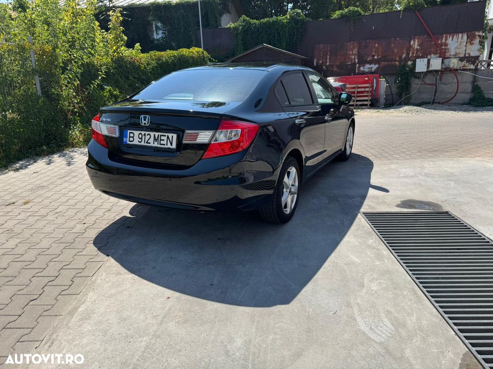 Honda Civic 1.8 MT ES - 1