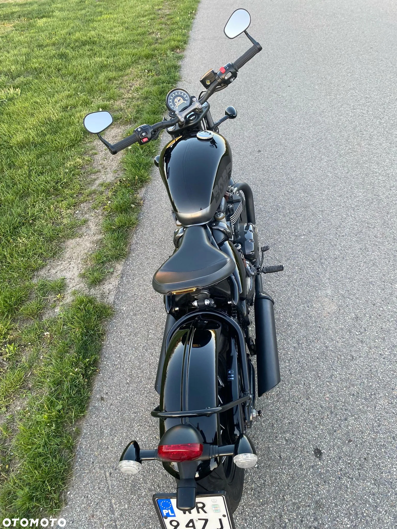 Triumph Bonneville Bobber - 12