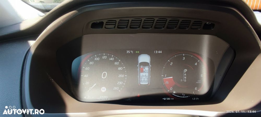 Volvo XC 90 D5 AWD Momentum - 8